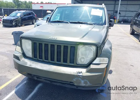 2008 Jeep Liberty Sport z USA, uszkodzony, nr VIN 1J8GN28K98W258004